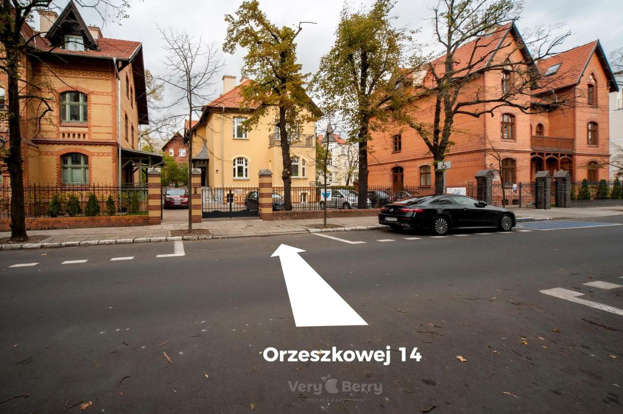 Apartment Very Berry - Orzeszkowej 14 - Mtp Apartment, Parking, Check In 24h Poznan