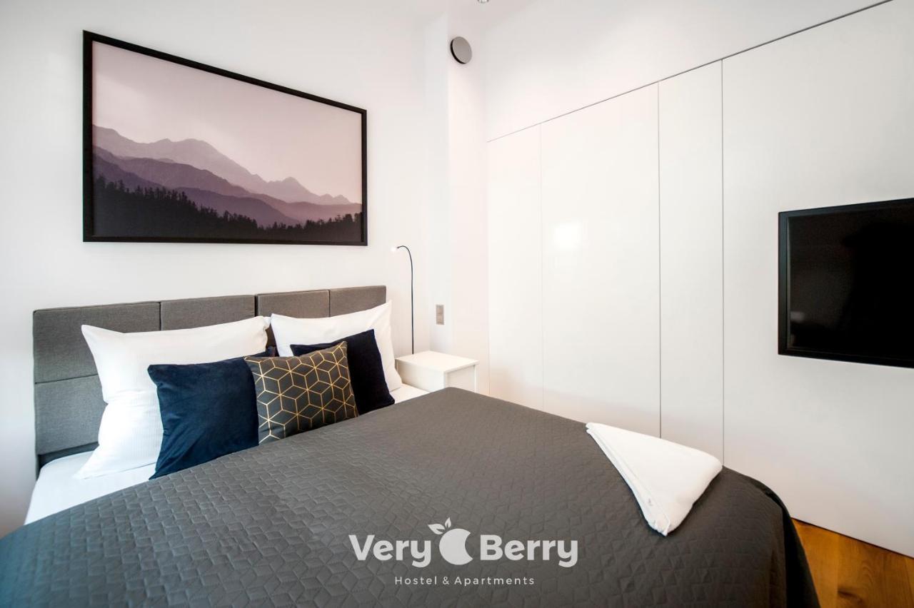 Very Berry - Orzeszkowej 14 - Mtp Apartment, Parking, Check In 24h Apartment
