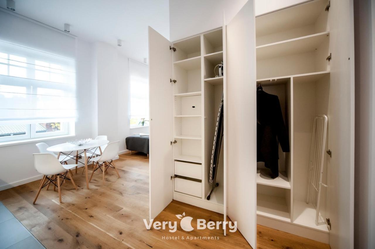 Very Berry - Orzeszkowej 14 - Mtp Apartment, Parking, Check In 24h