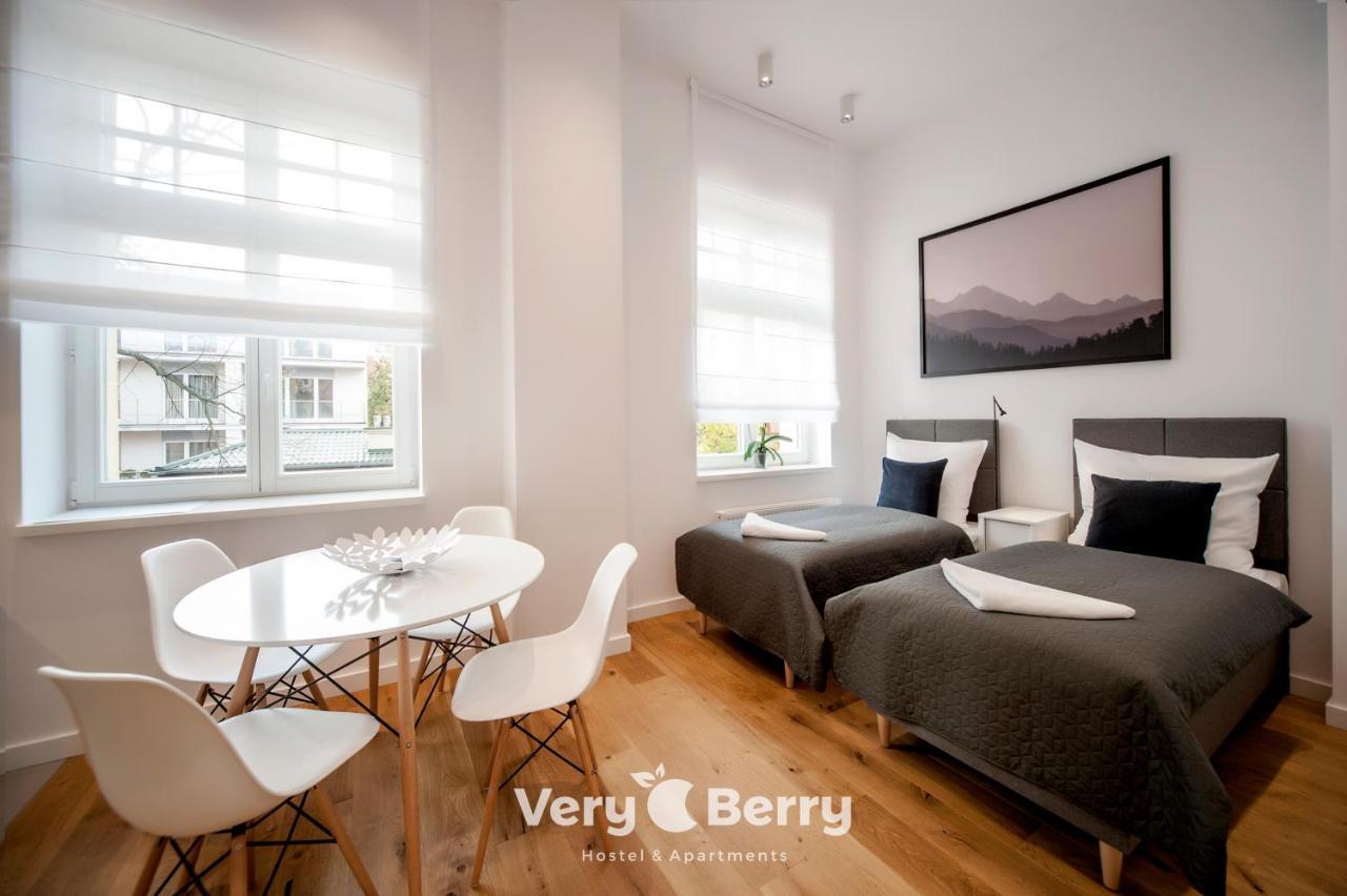 Apartment Very Berry - Orzeszkowej 14 - Mtp Apartment, Parking, Check In 24h Poznan